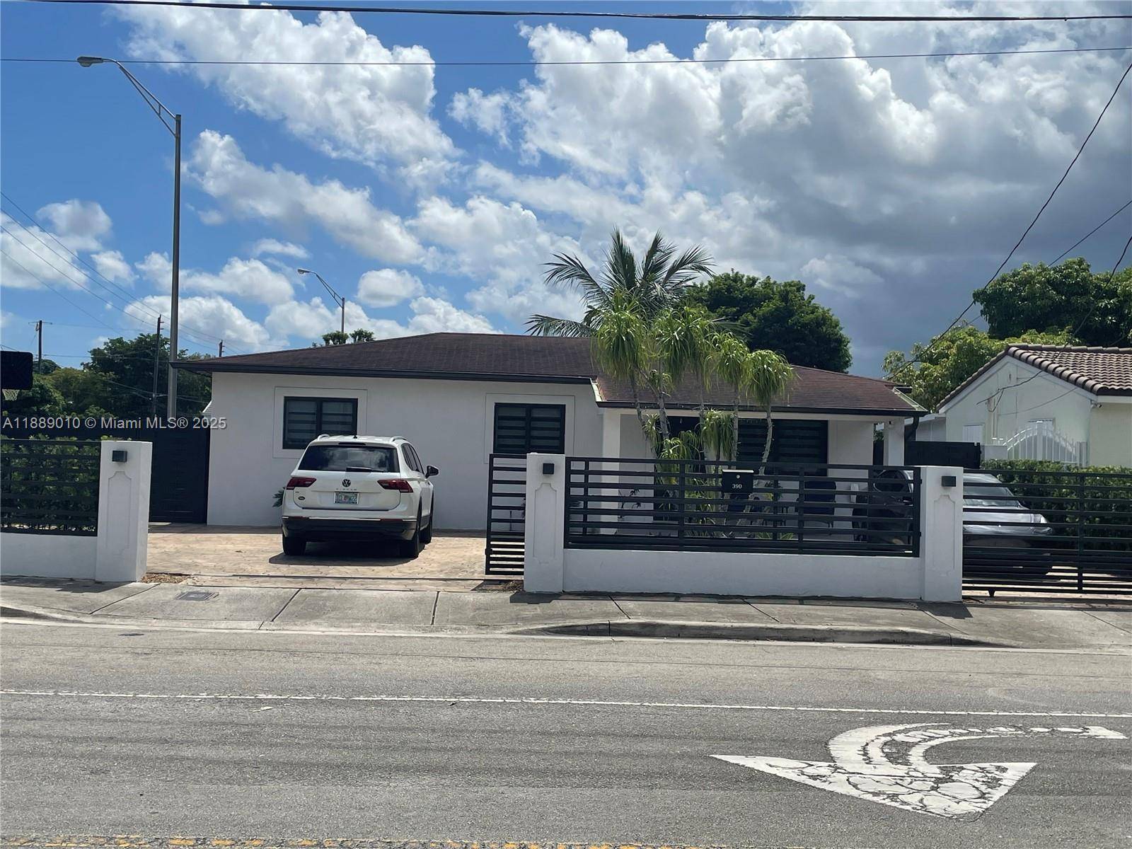 Beautifully updated 3 2 corner lot home in the heart of Hialeah !