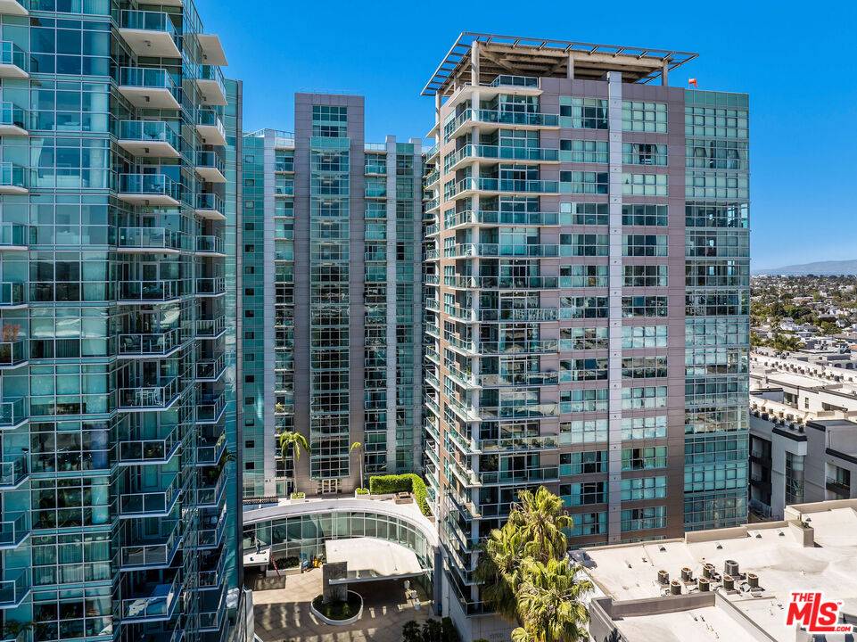 13700   Marina Pointe Dr 3BR Marina Del Rey La