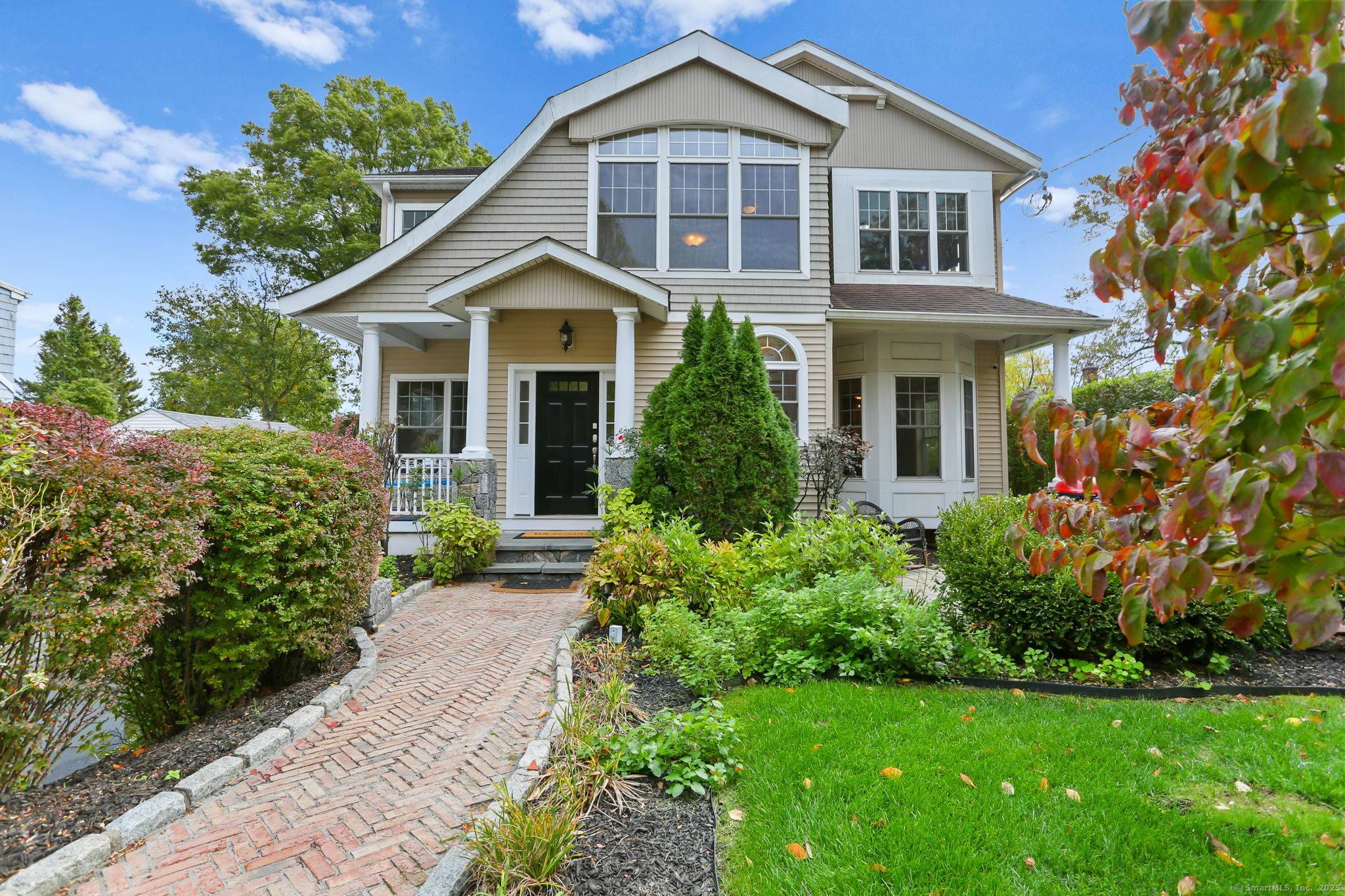 Welcome to 25 Country Road, an extremely well crafted duplex townhome in one of Fairfield's most convenient locations.