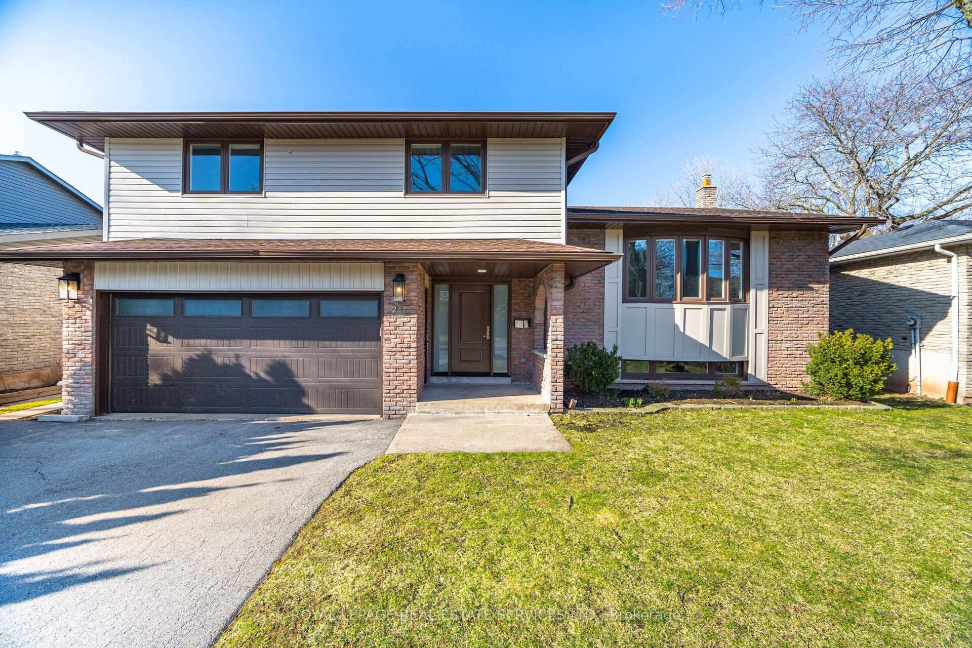 This beautifully updated and well maintained 4 bedroom side split is located in a highly sought after, family friendly neighborhood in the heart of Bronte West.