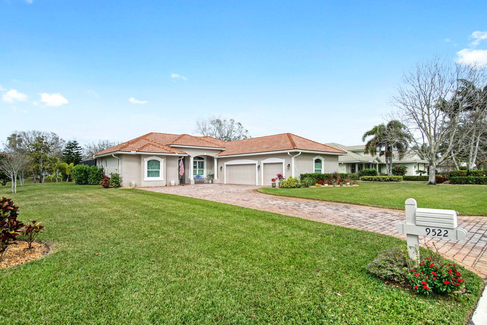 Fantastic 4 3 3 pool home.