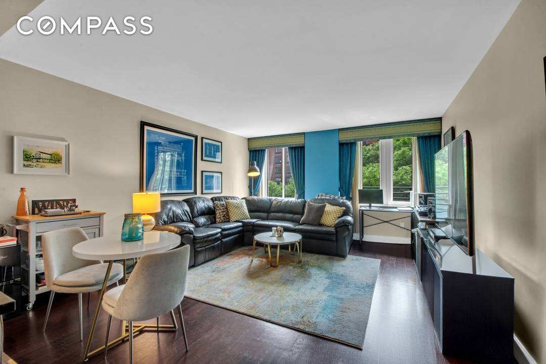 Experience luxury waterfront living in this renovated one bedroom residence in one of Battery Park City's most sought after buildings.