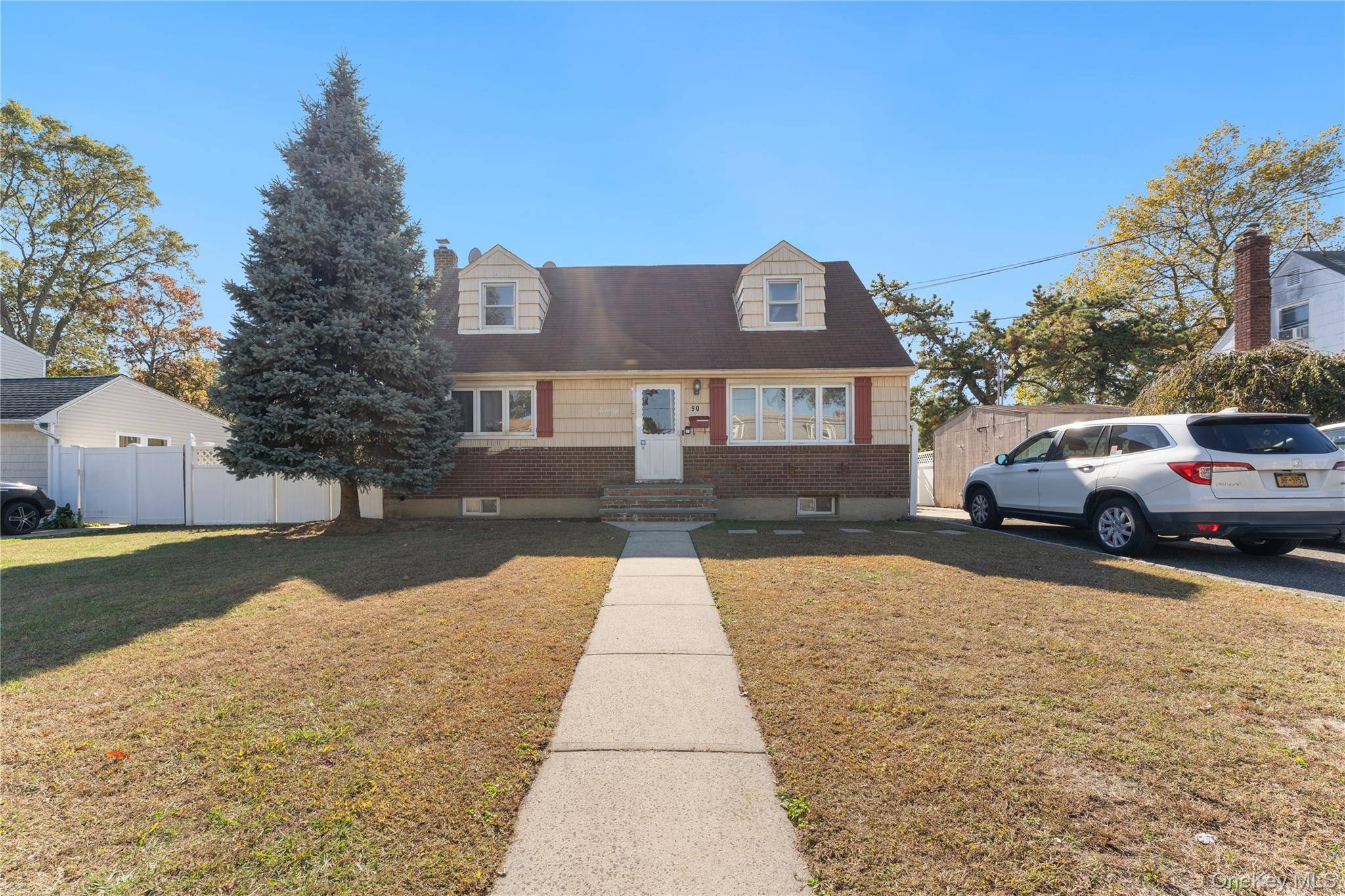 Beautiful 4 Bedroom Home in a Quiet Copiague Neighborhood Welcome to this beautifully maintained single family home offering 4 spacious bedrooms and 3 full bathrooms, perfectly situated on a peaceful ...