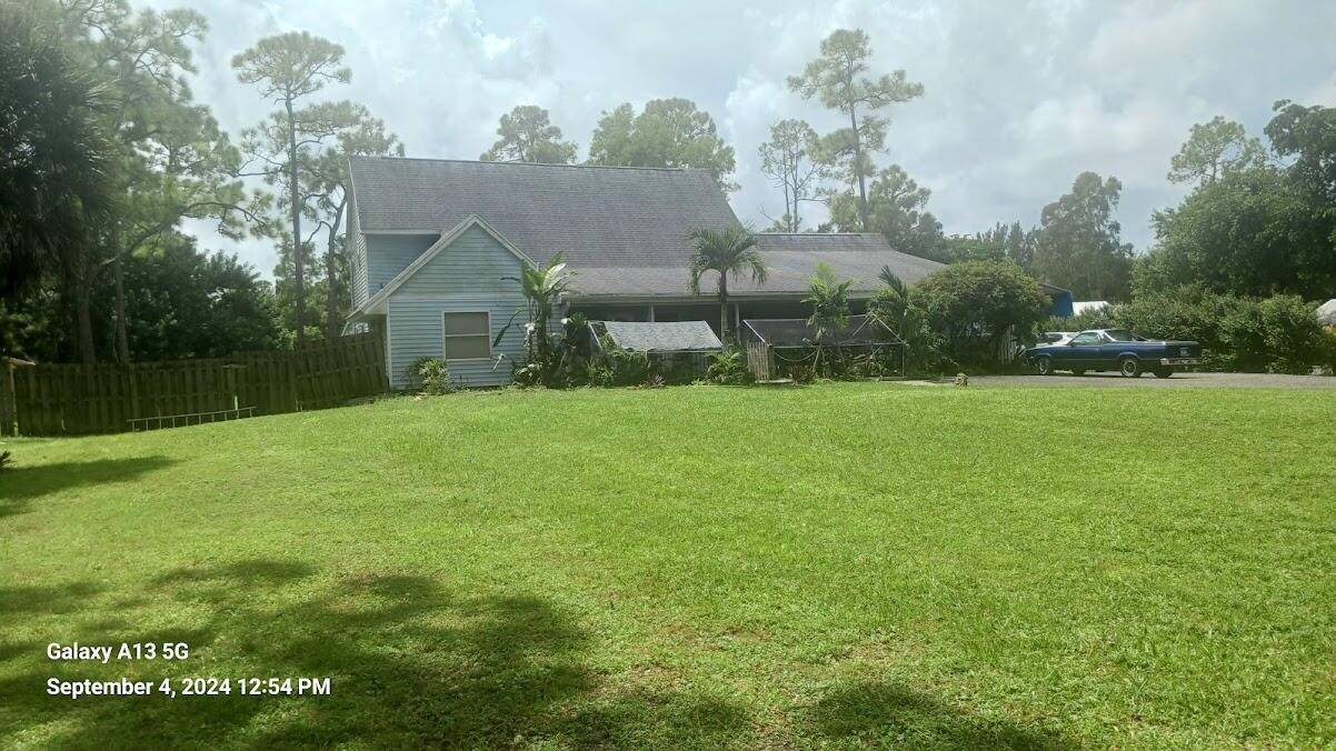 Live in private comfort, enjoy income producing property and operate your home business, and bring all the play tools as well.