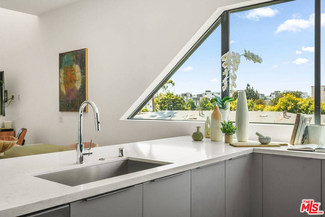 3724 1/2  Vinton Ave 3BR La