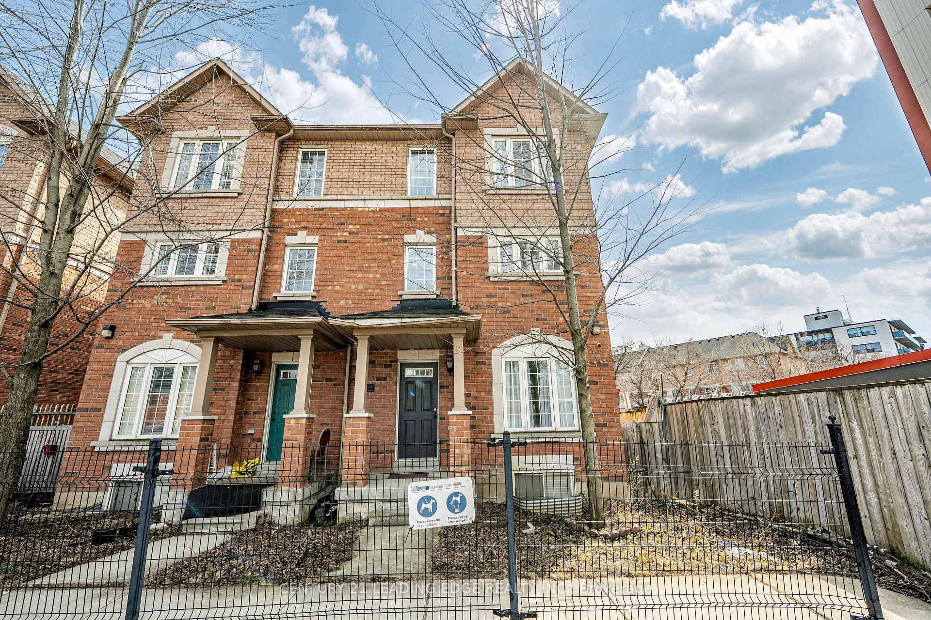 This spacious 3 1 bedroom, 3.