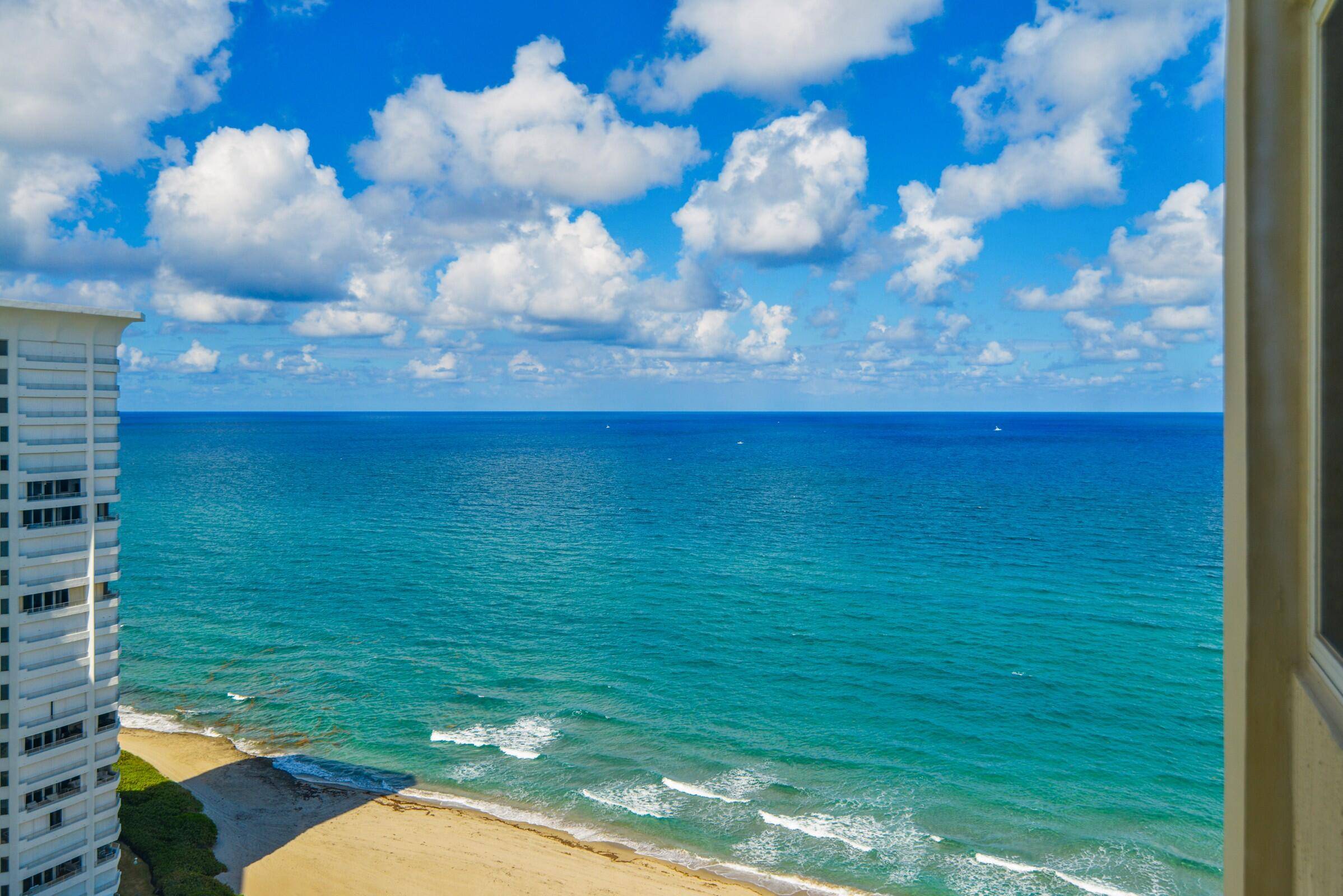 2 bedroom, 2 bathroom condo on the 21st floor offers panoramic ocean vistas from every nook.