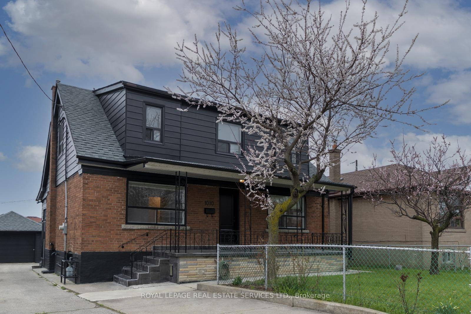 Nicely Renovated Investment Property With 3 Separate Units In The Heart Of The City, Steps To Transit.