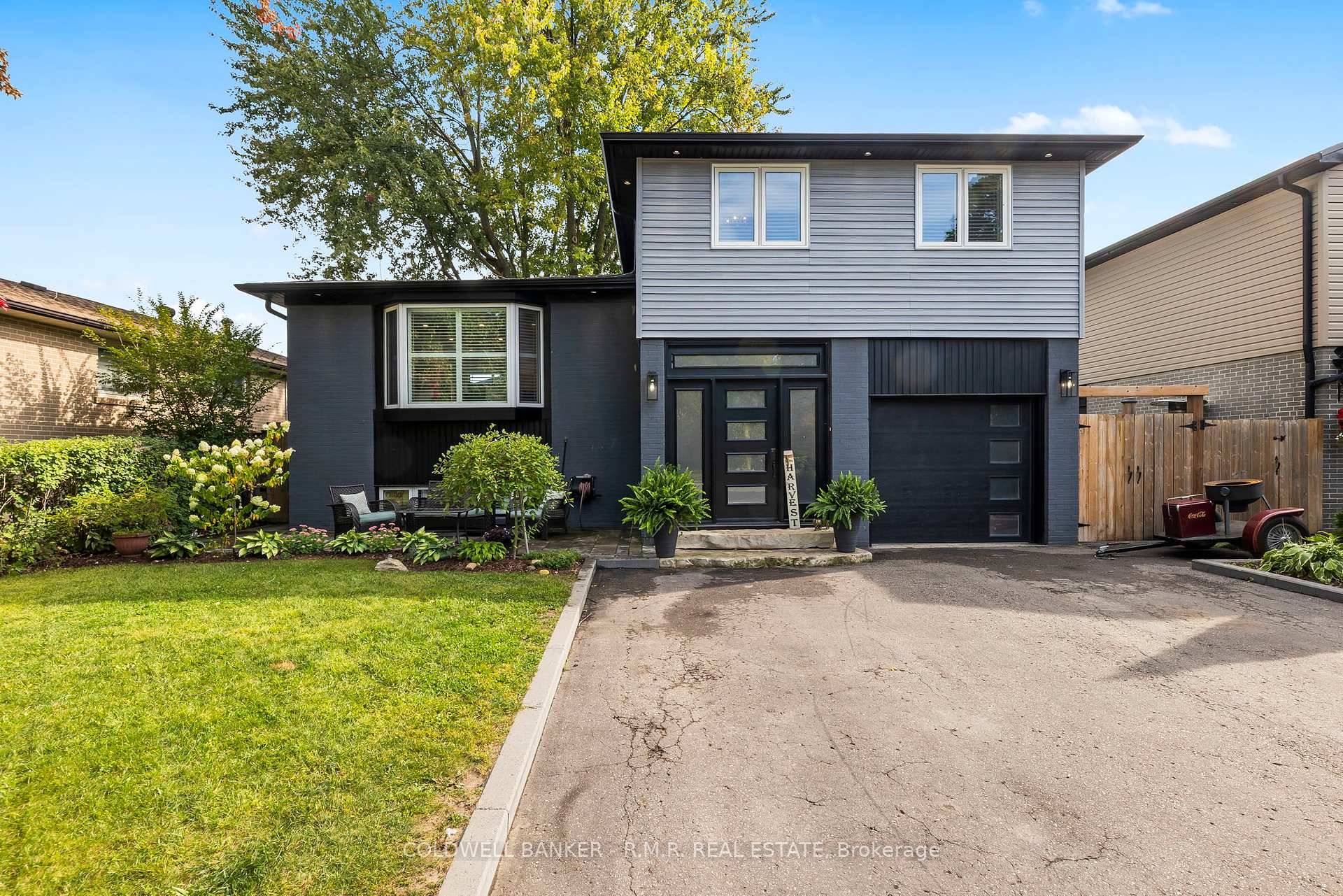 Welcome to 614 Rupert Avenue a charming family home in the heart of Stouffville !