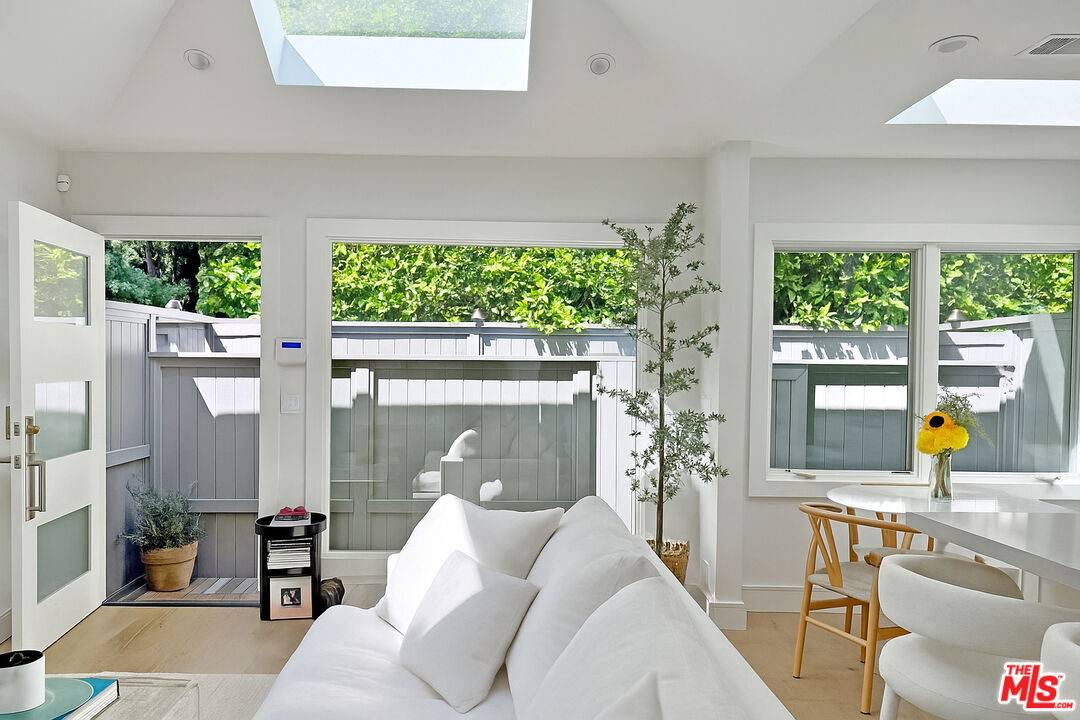 1511  STANFORD ST 1BR Santa Monica La