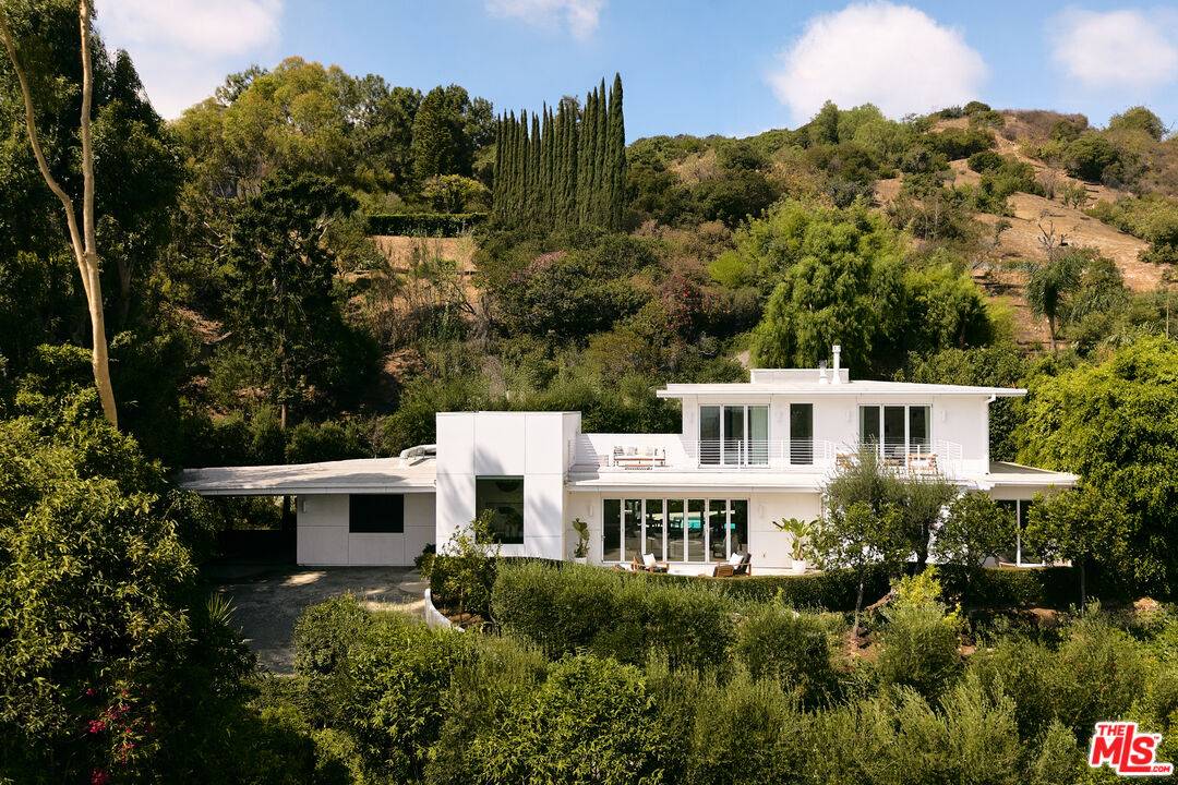 2635   Carman Crest Dr 4BR Hollywood Hills East La