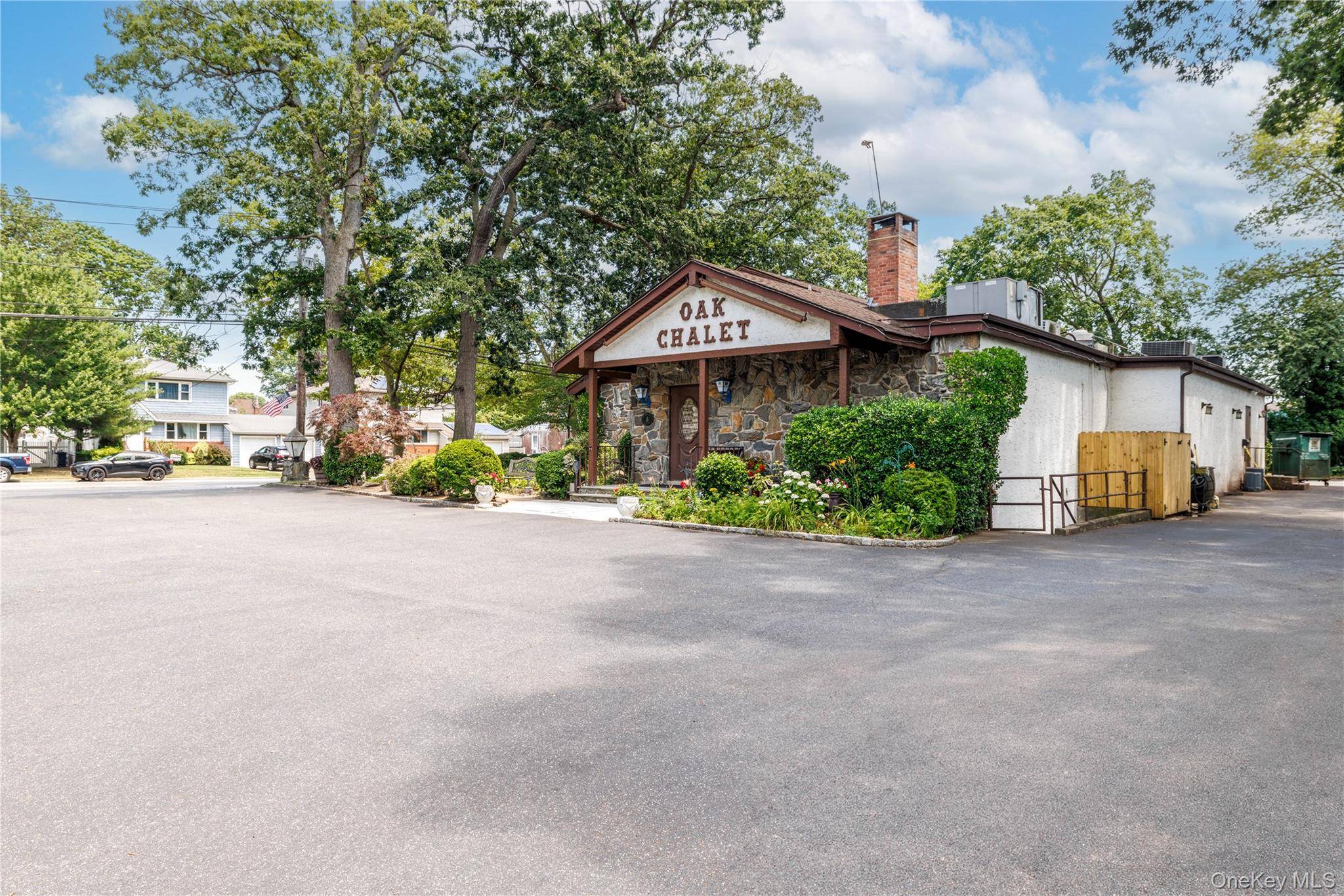 Nestled in the heart of Bellmore, New York, welcome to Oak Chalet an iconic restaurant situated on 1 acre of land.