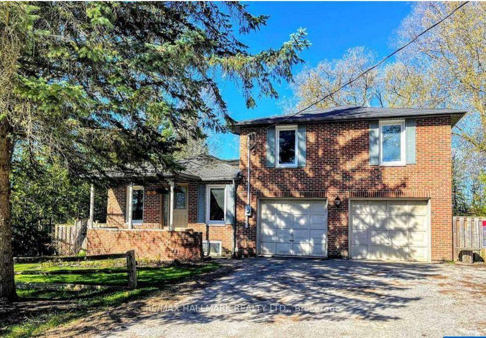 Nestled in the charming Musselman's Lake community, this beautifully updated 3 2 bedroom side split is just a short walk to the lake and minutes from Stouffville.