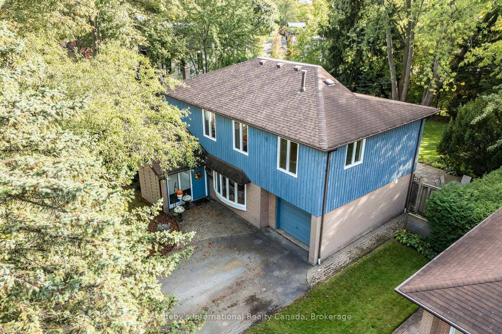 Located on a quiet crescent just steps from Lake Ontario, this property sits in one of South Oakville's most sought after lakeside neighbourhoods.