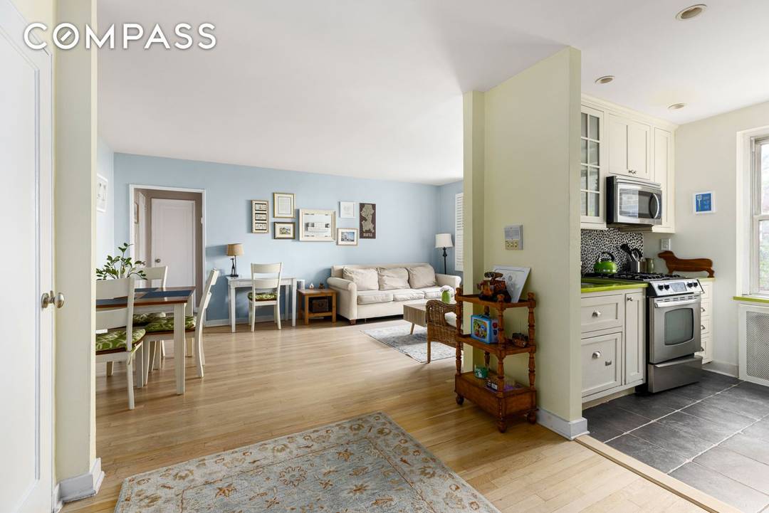 Welcome to 220 Congress 4E, an impressive corner apartment in the heart of Cobble Hill.