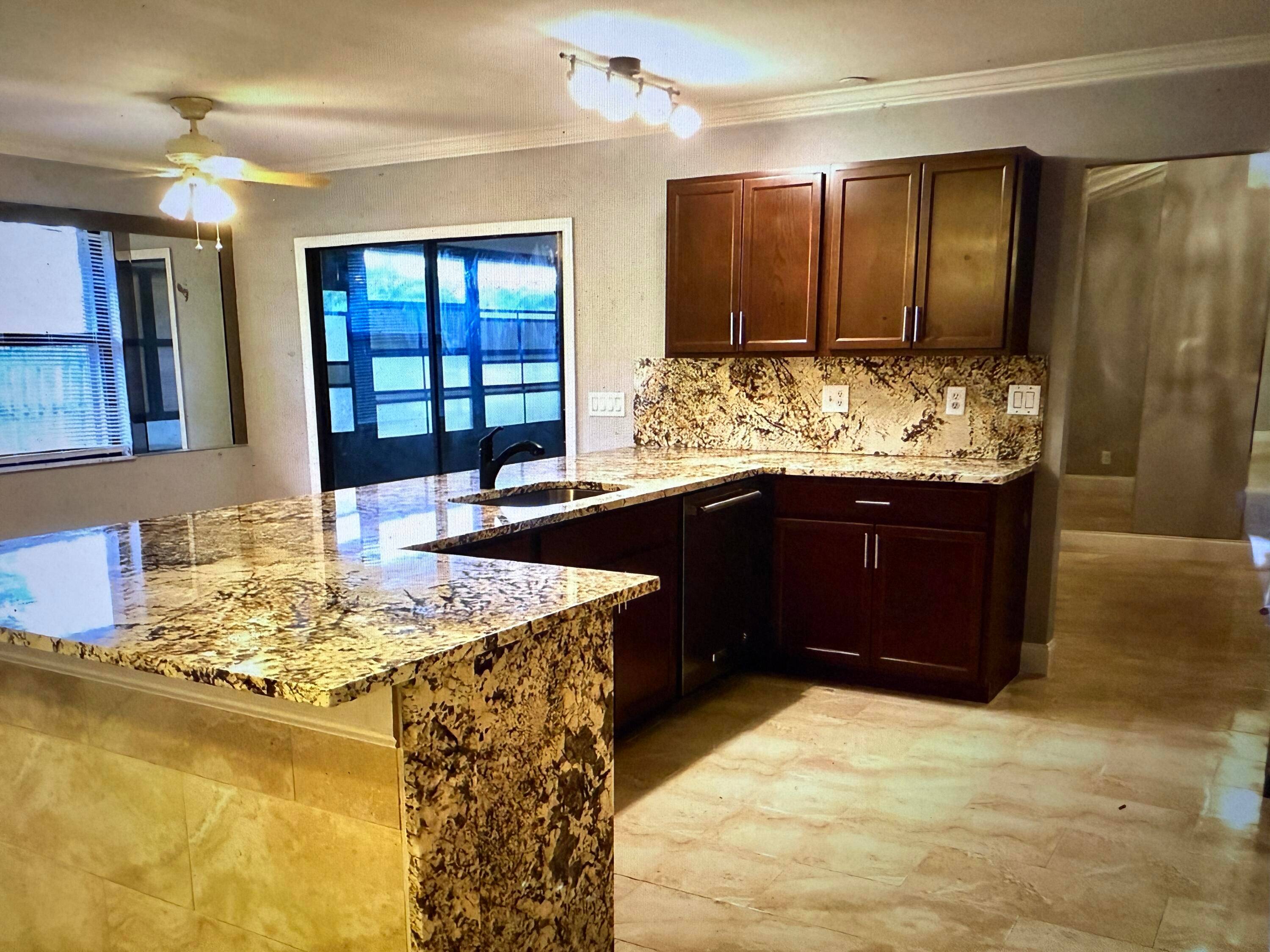 TOTALLY RENOVATED 5 BEDROOM 2 BATH HOME IN LA MANCHA.