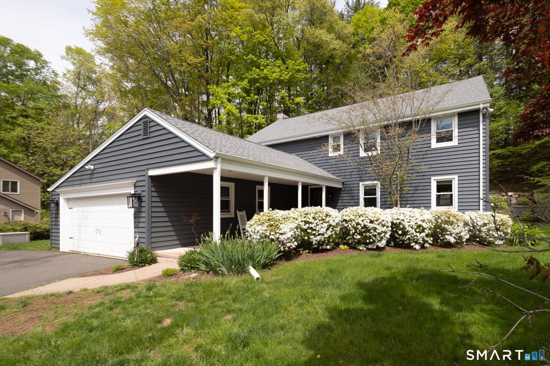 Charming location with a perfect floor plan !
