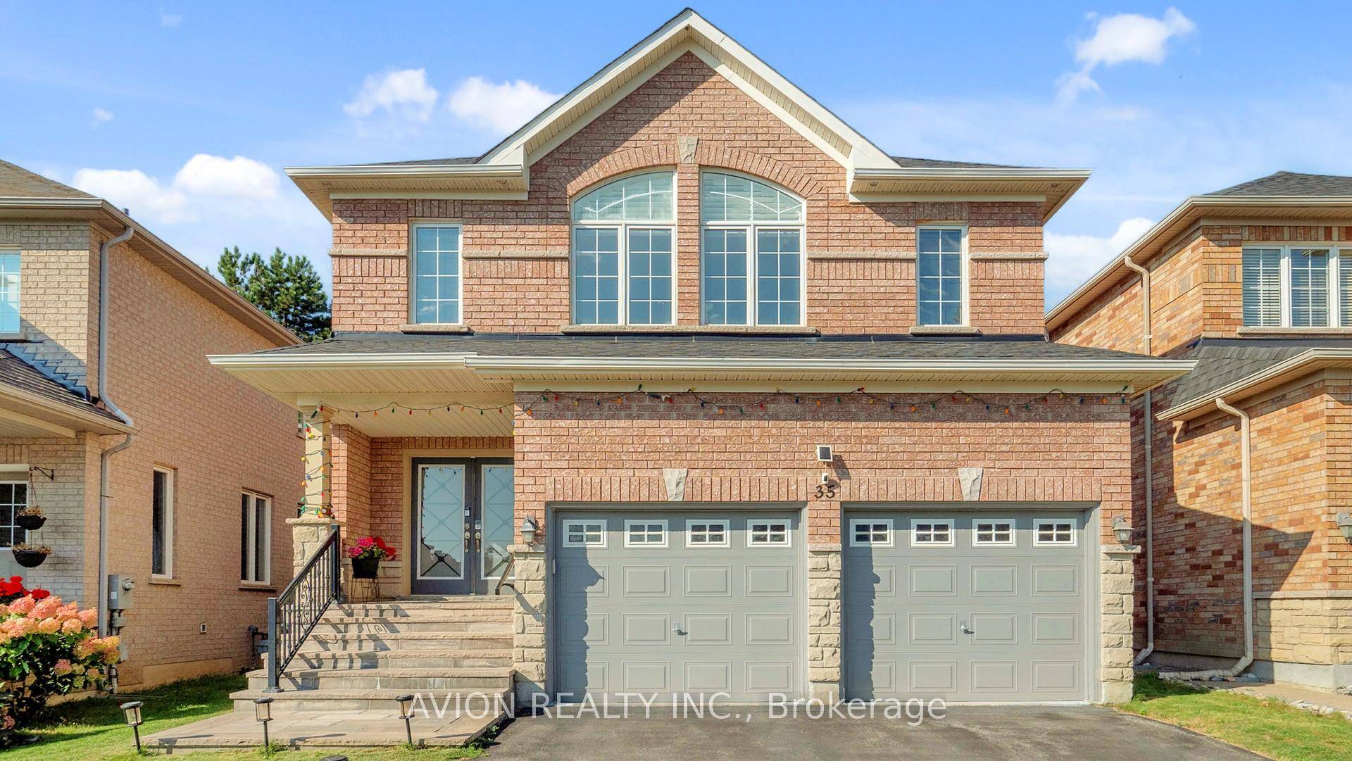 Gorgeous 4 1 Bedroom Home with WALK OUT Basement amp ; Premium Ravine Lot in Rouge Woods !