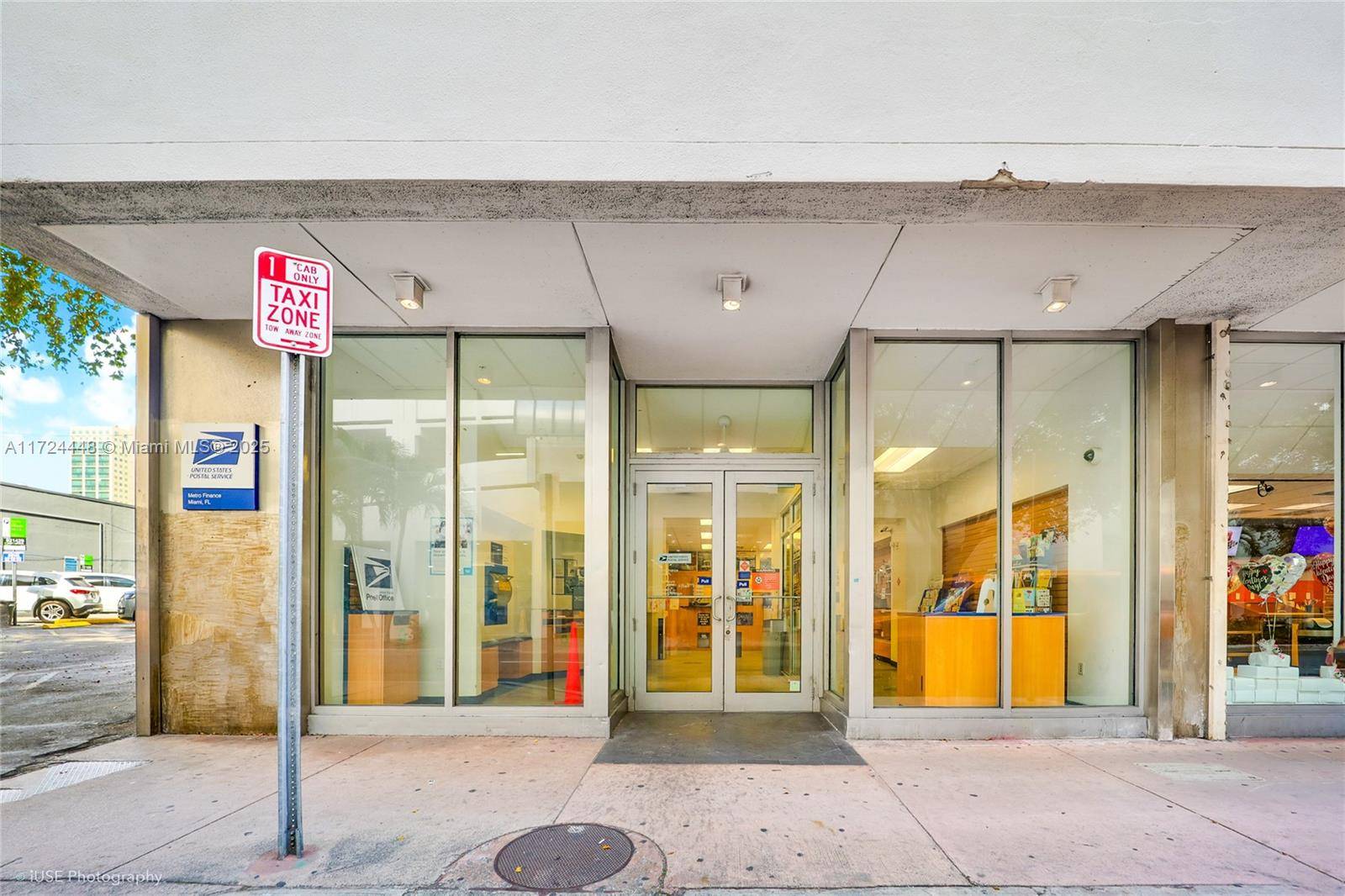 Synergy Realty Advisors presents 150 SE 2nd Ave, Suite 103, a prime retail investment in Downtown Miami's prestigious Chase Building.