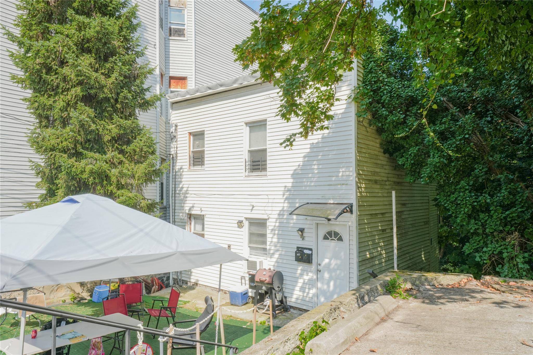 AMAZING INVESTMENT OPPORTUNITY IN YONKERS !