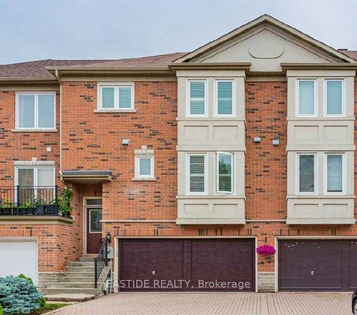 Double Garage Freehold Townhouse !