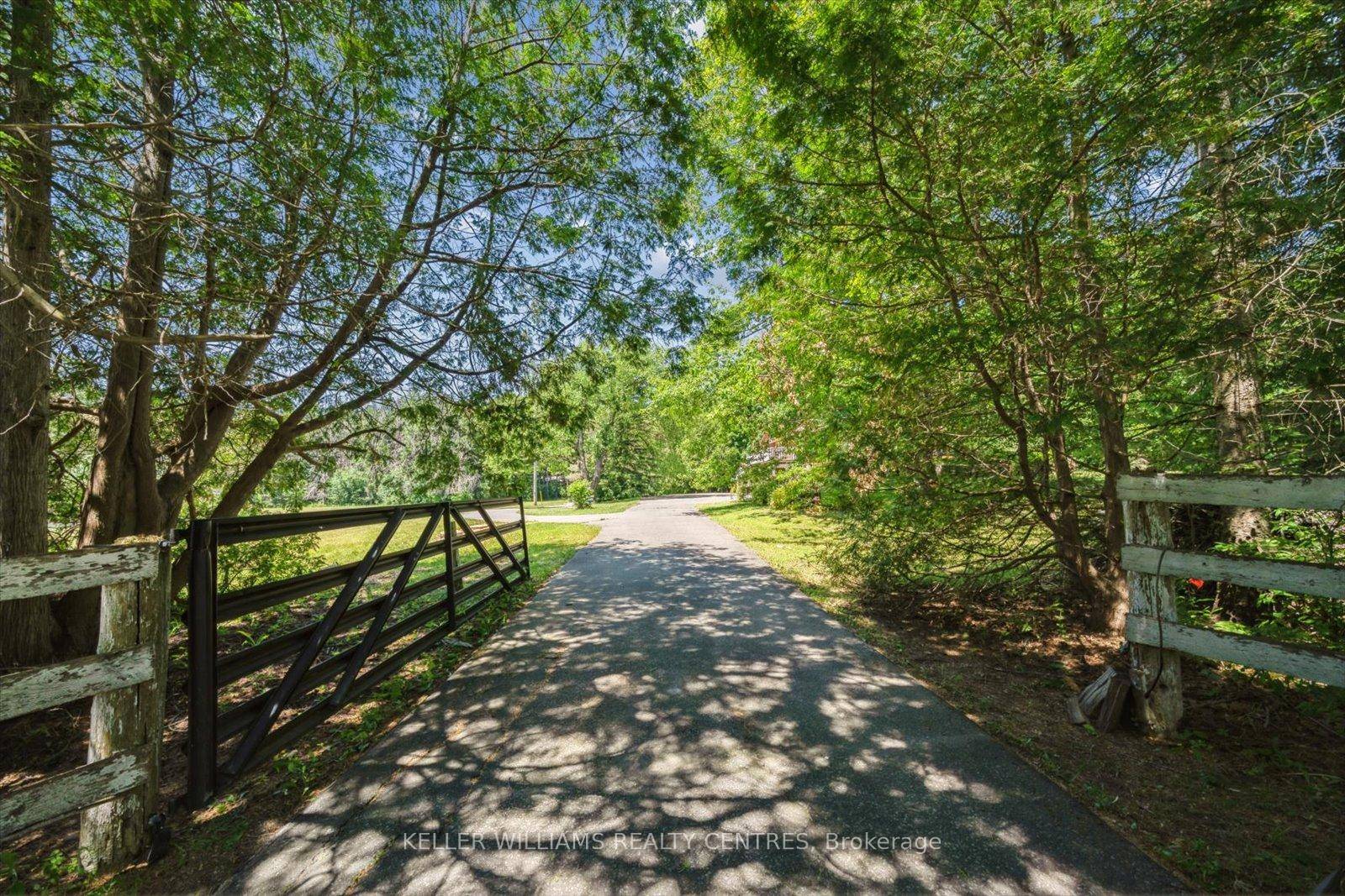 Escape to your private 10 acre country retreat, just minutes from Downtown Newmarket and steps from Sharon Village.