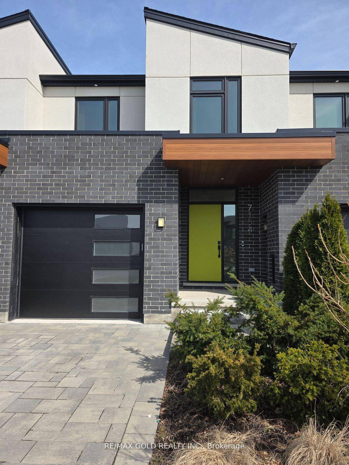 Luxury freehold townhouse by Rinaldi Homes in sought after Forest view Estates !