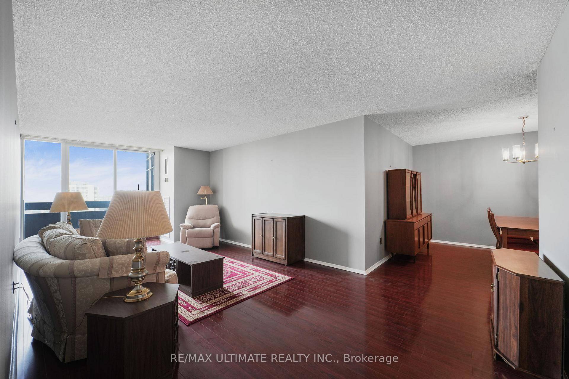 Client RemarksAll Inclusive Maintenance Fee Water, Heat, Hydro, TV amp ; High Speed Internet !