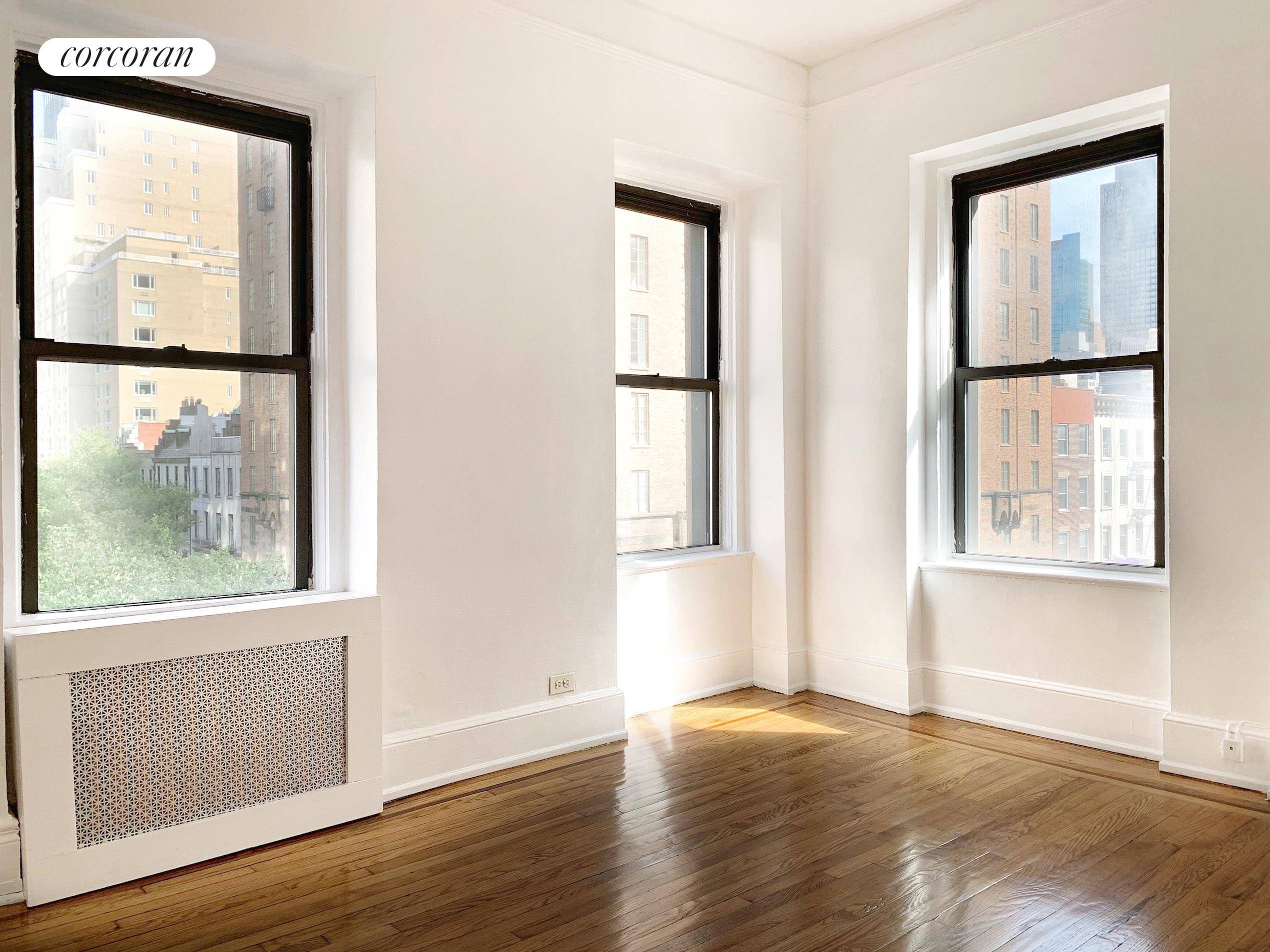 Oversized and renovated corner one bedroom featuring a washer dryer in unit, double paned glass windows in every room with double exposure facing South and East, and 2 walk in ...