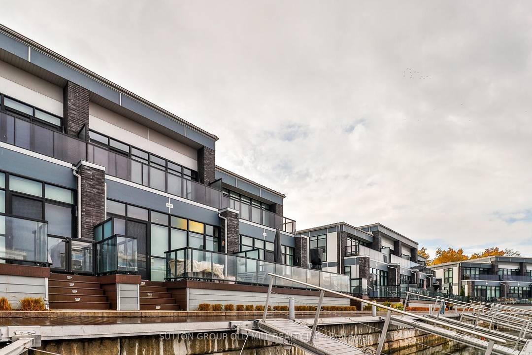 Enjoy this Beautiful Year Round Resort Living at Friday Harbour !