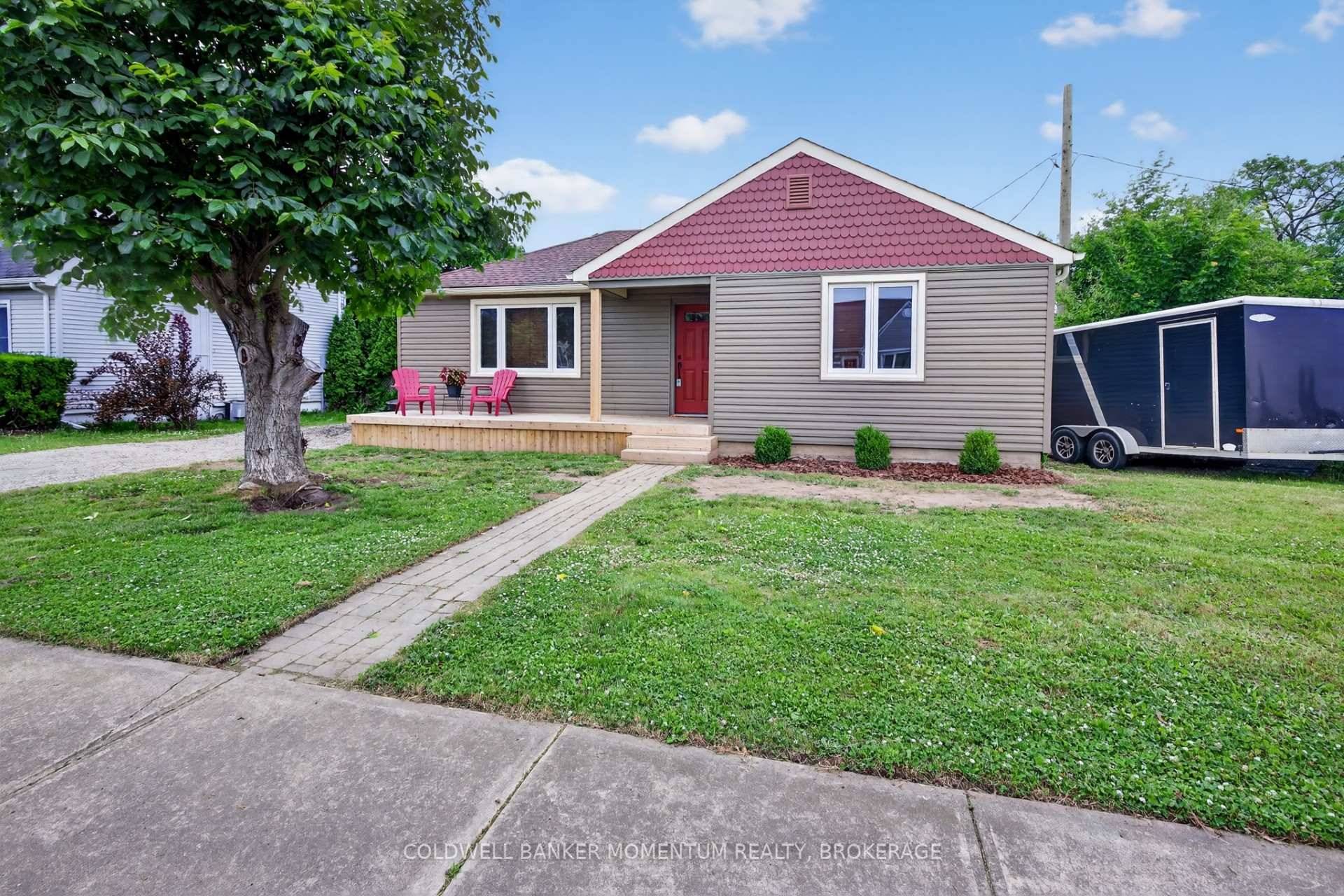 OWNER WANTS OFFERS ! ! ! Looking for a place to work from home ?