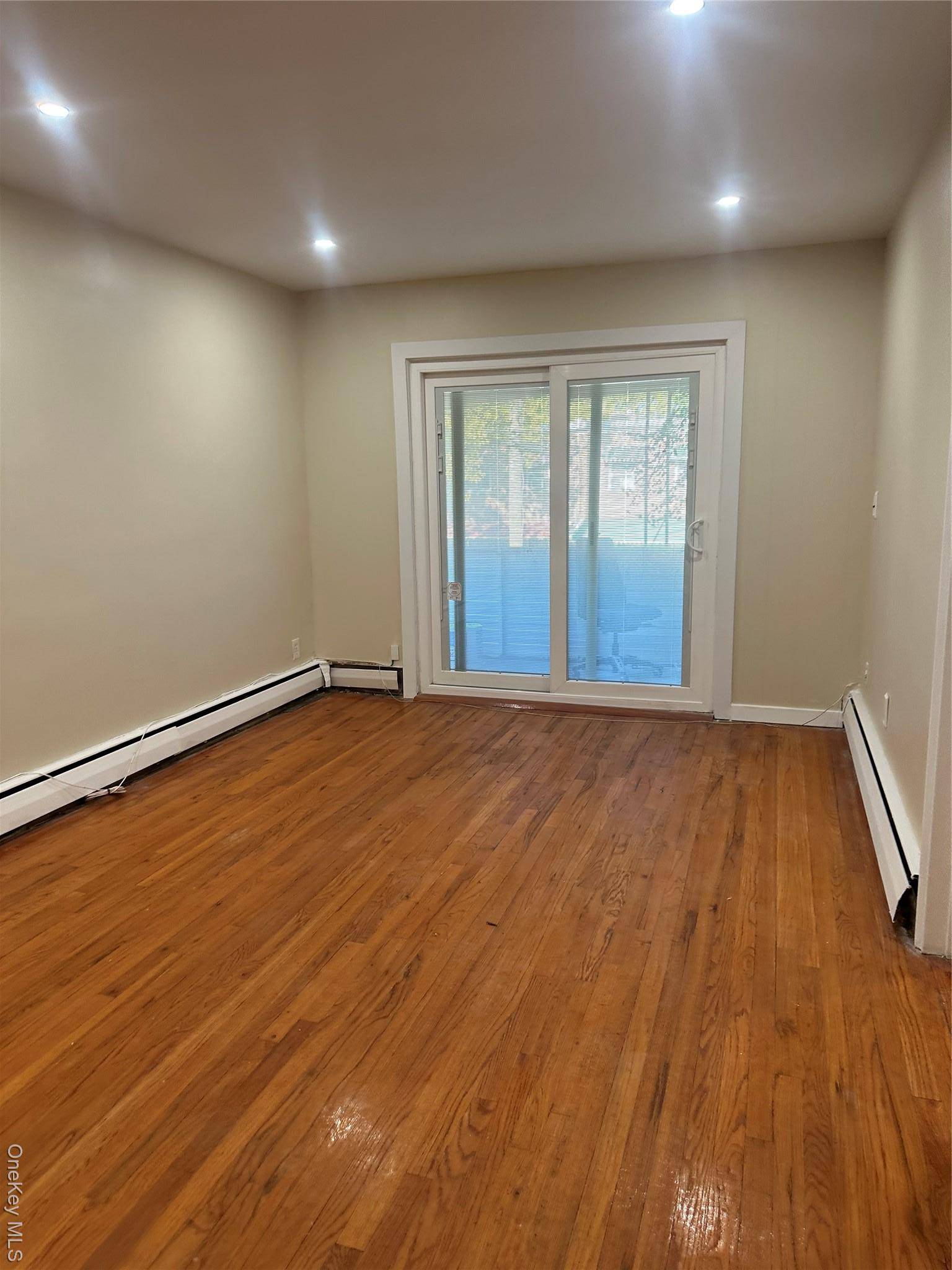 BIG 3 BEDROOM APT FOR RENT ON NORTH BRONX BAYCHESTER AREA.