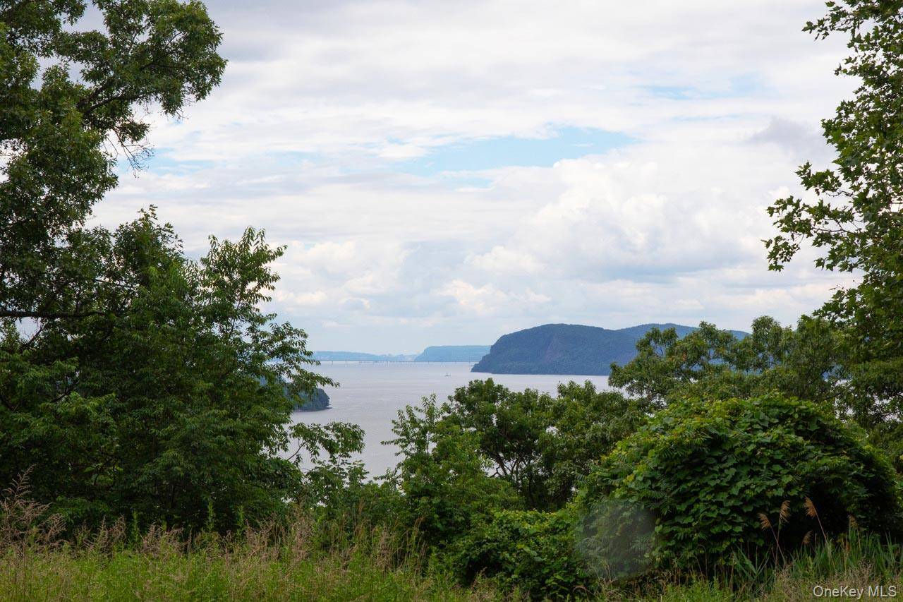 Build Your Dream Home with Panoramic Hudson River Views.
