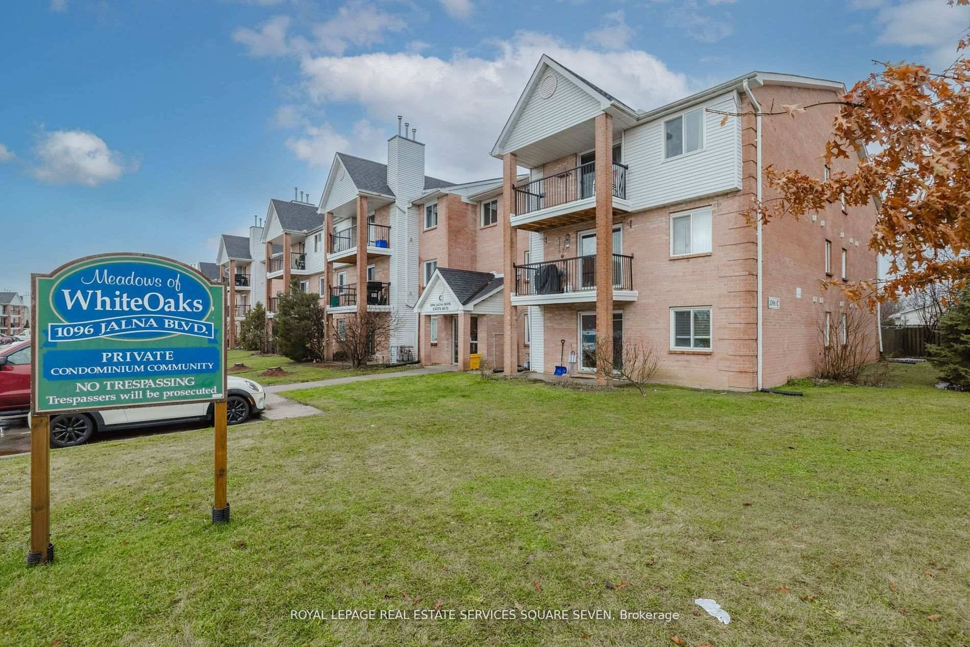 Highly desirable White Oaks FULLY RENOVATED apartment.