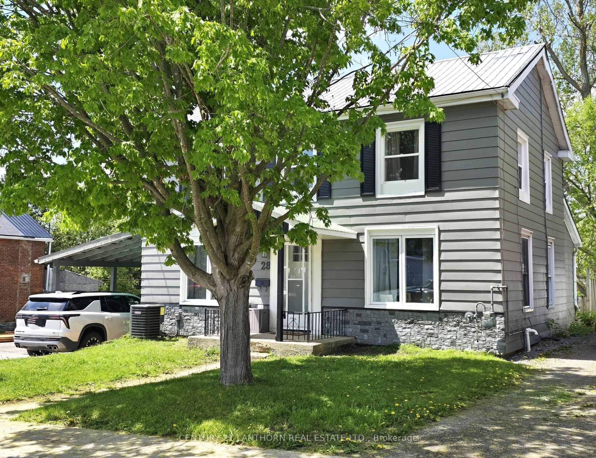 Beautiful HOME recently renovated inside and out, located in the quaint Village of Stirling !