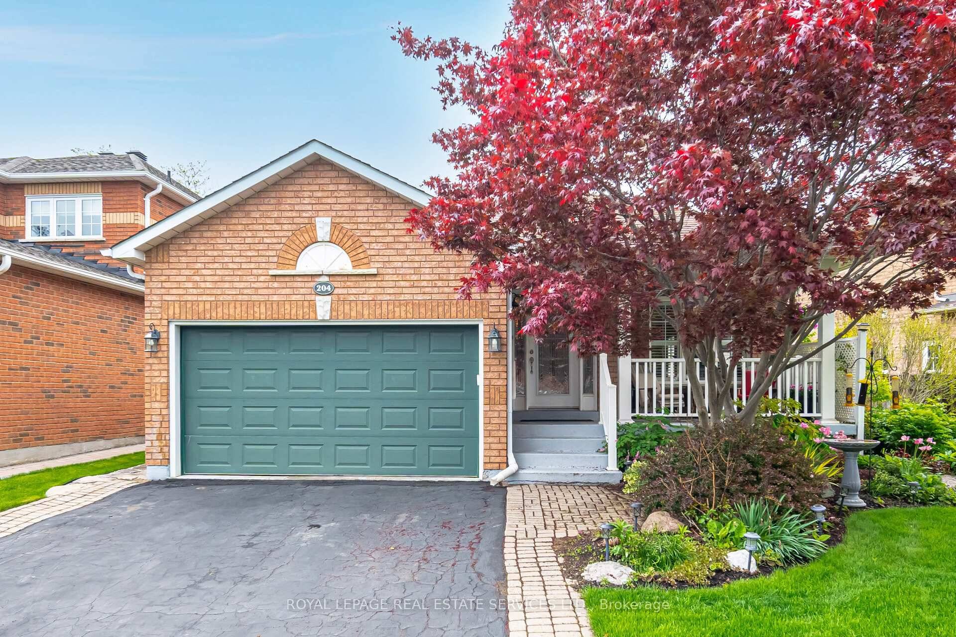 Charming Bungalow with Oasis Backyard !