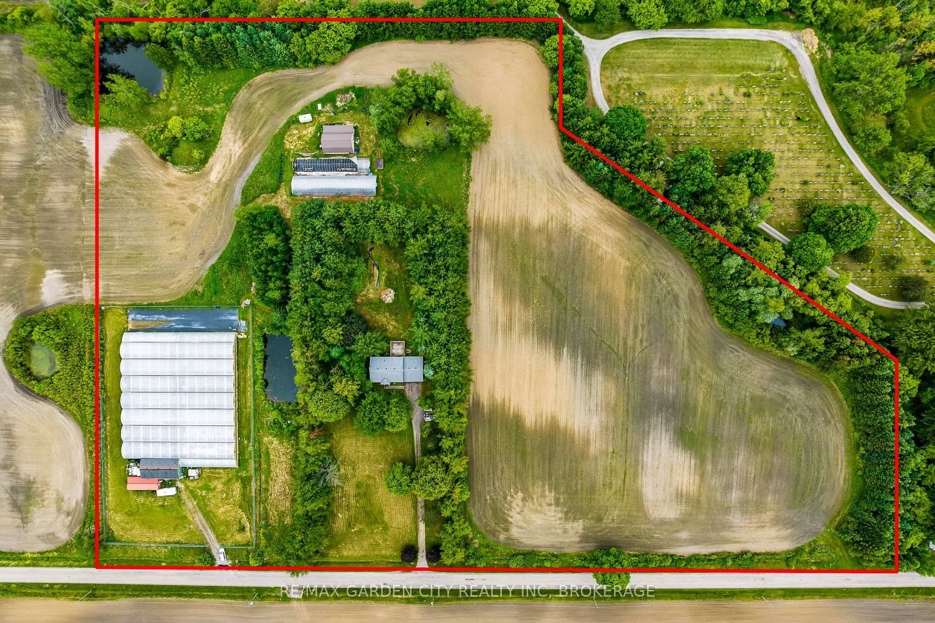 Versatile Commercial Scale Greenhouse, Barn amp ; Storage building.