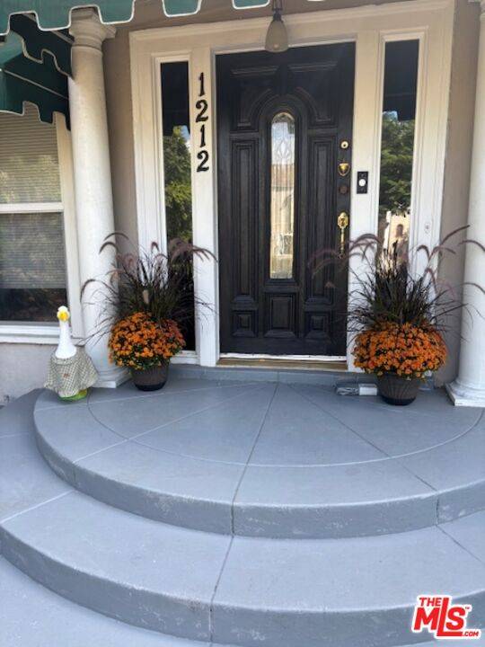 1212 1214 S Tremaine Ave 4BR La