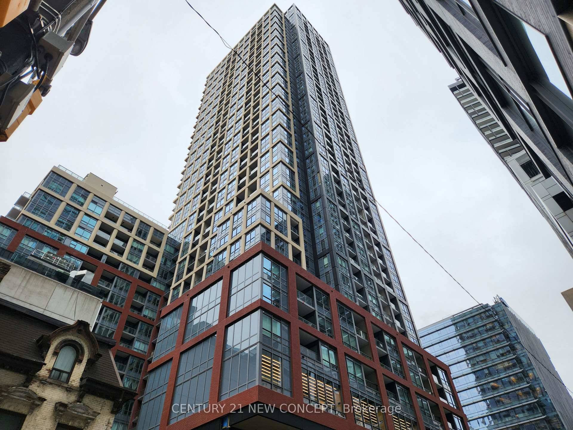 Prime location Peter amp ; Adelaide In the heart of Toronto Downtown, high floor east city view through large window and balcony, 2 bedroom and 2 bath suite with modern ...