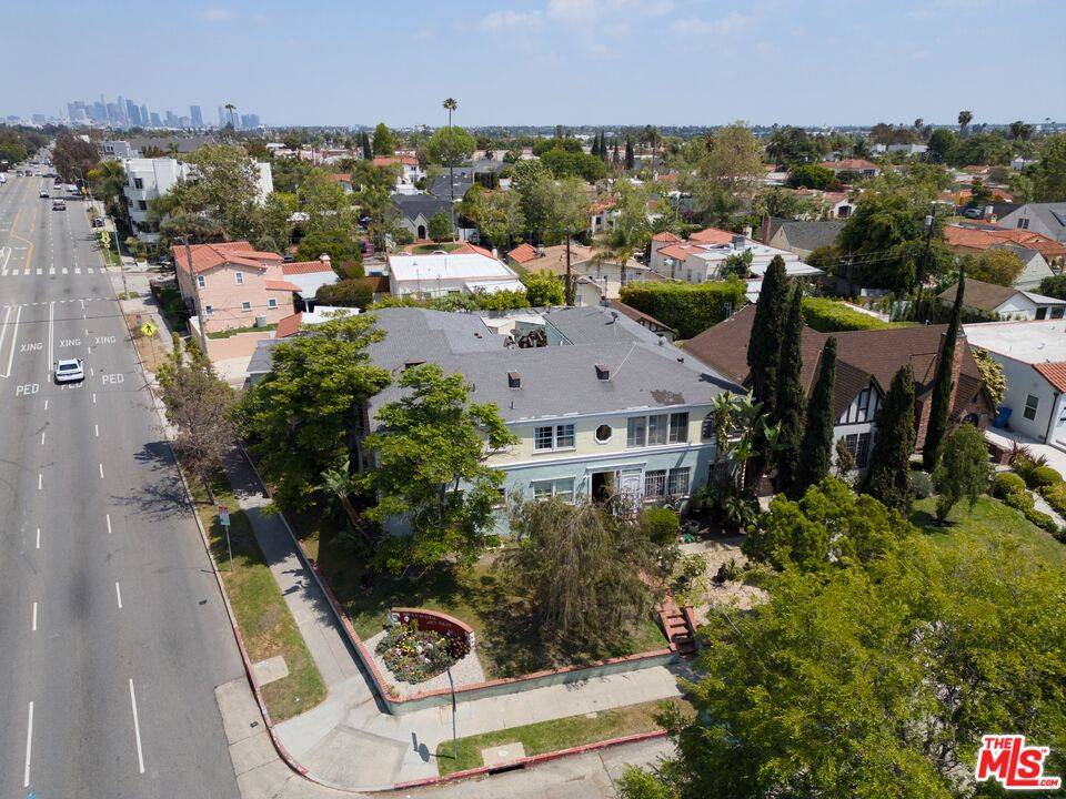 1000  S Ridgeley Dr 12BR La
