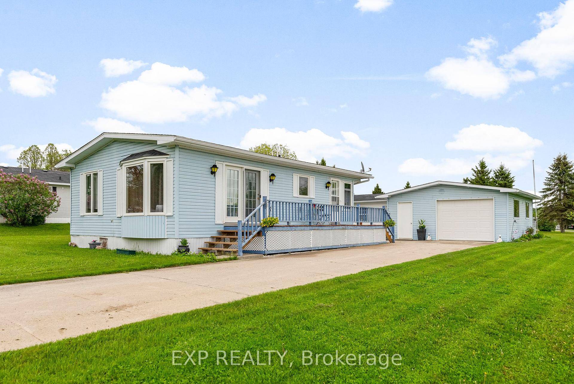 Super on Sunset ! Seller says How I have enjoyed my cozy home.