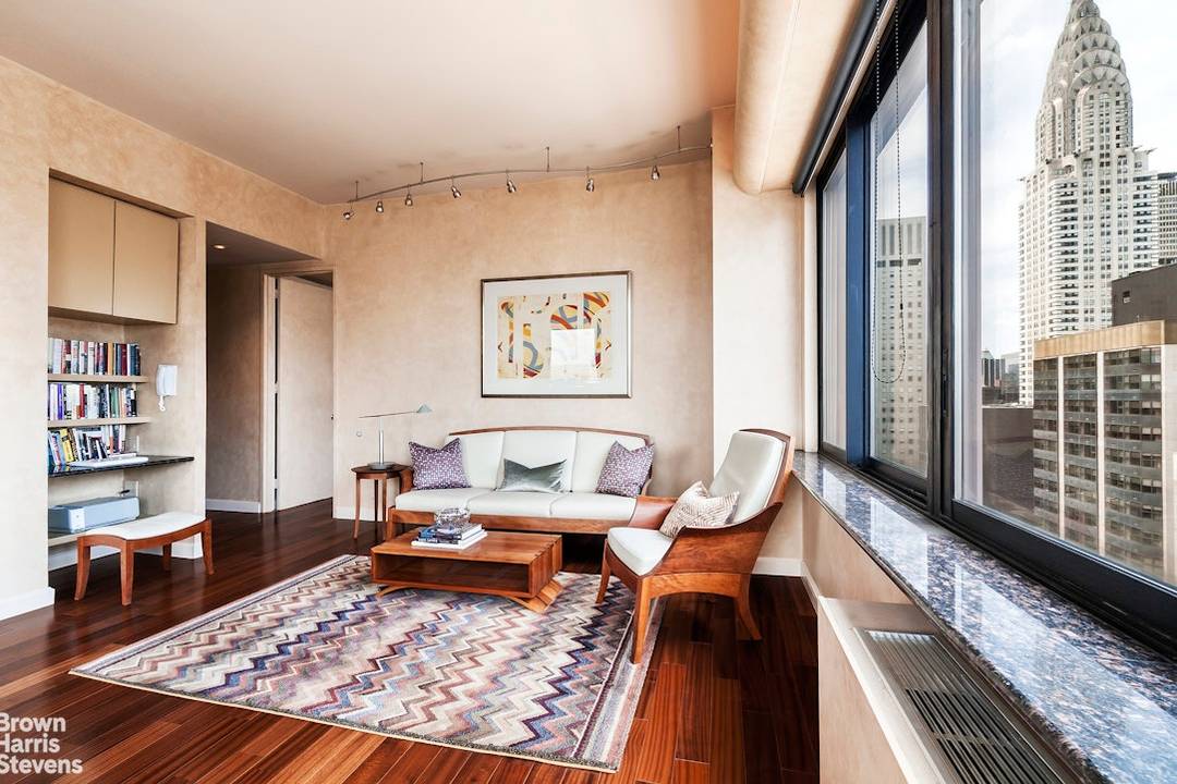High floor corner one bedroom, one and a half bath residence with dazzling open views, thoughtfully updated and located at the coveted full service Vanderbilt.