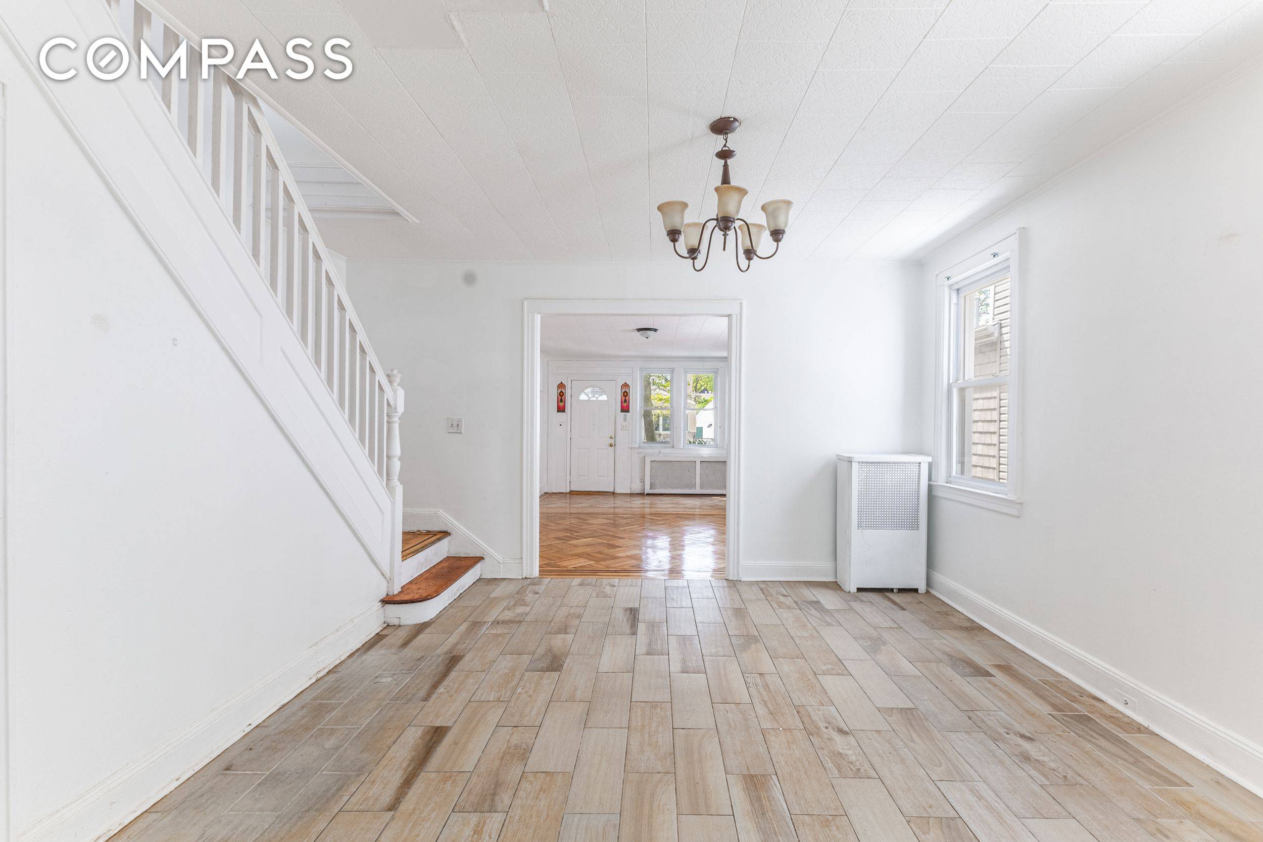 Beautiful One Family Home on the Ridgewood amp ; Glendale Border Just Hit the Market !