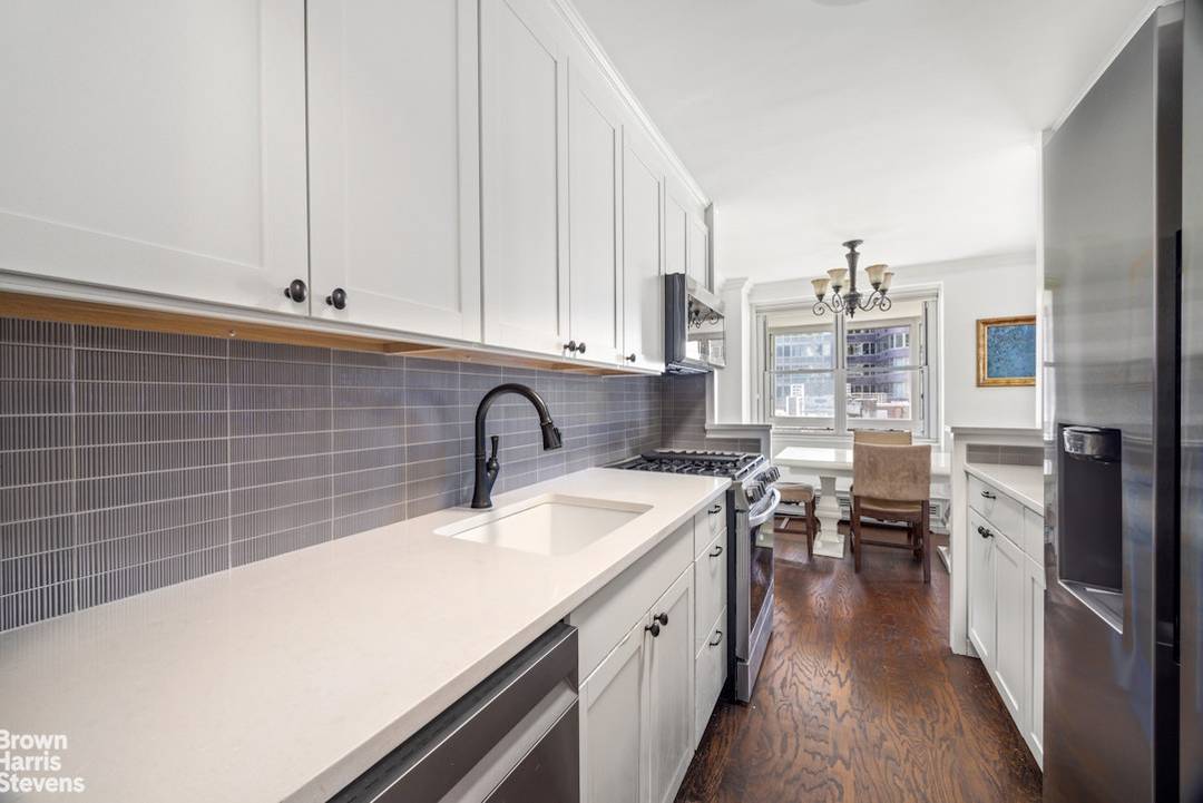 Enjoy Hudson River and garden views from your beautifully renovated home with enclosed balcony located in the very sought after CW line.
