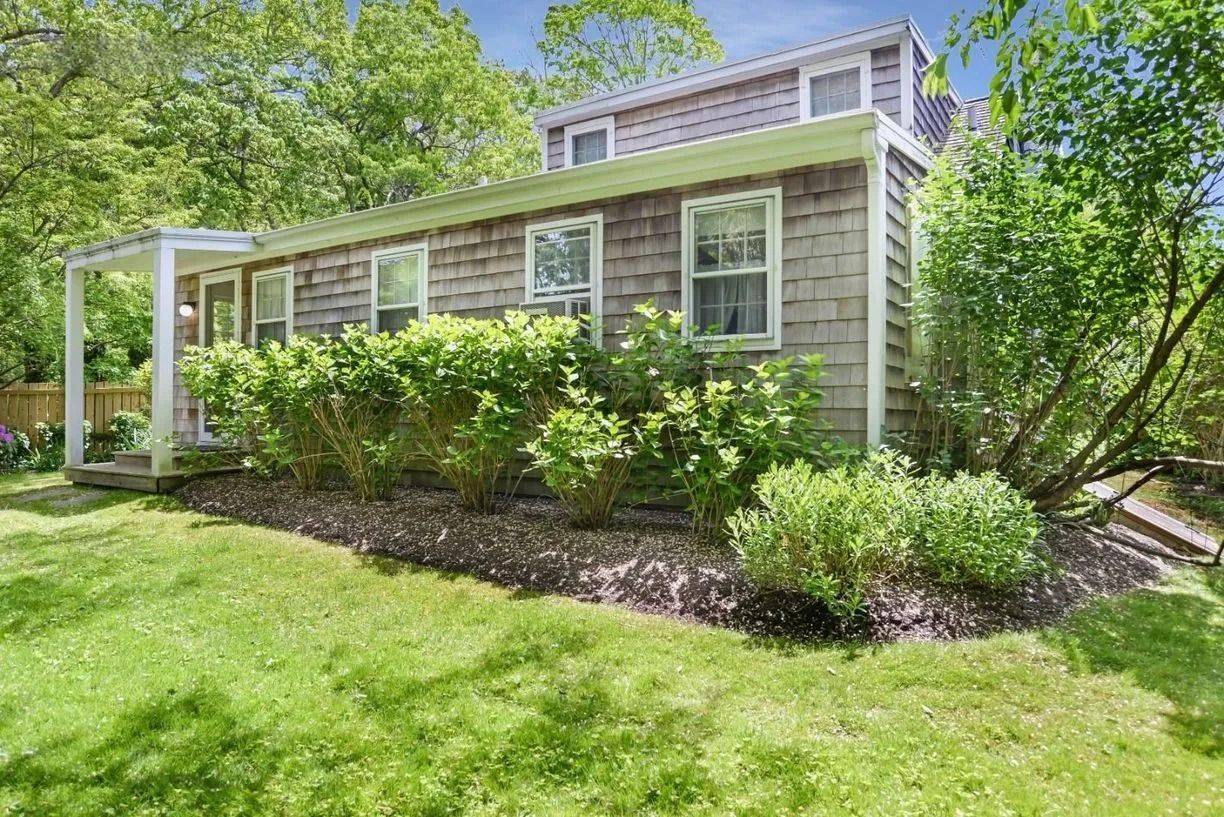 Charming Historic Cottage in East Hampton