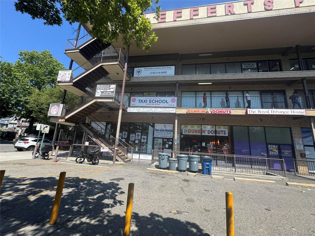 1st FL Commercial Lease.