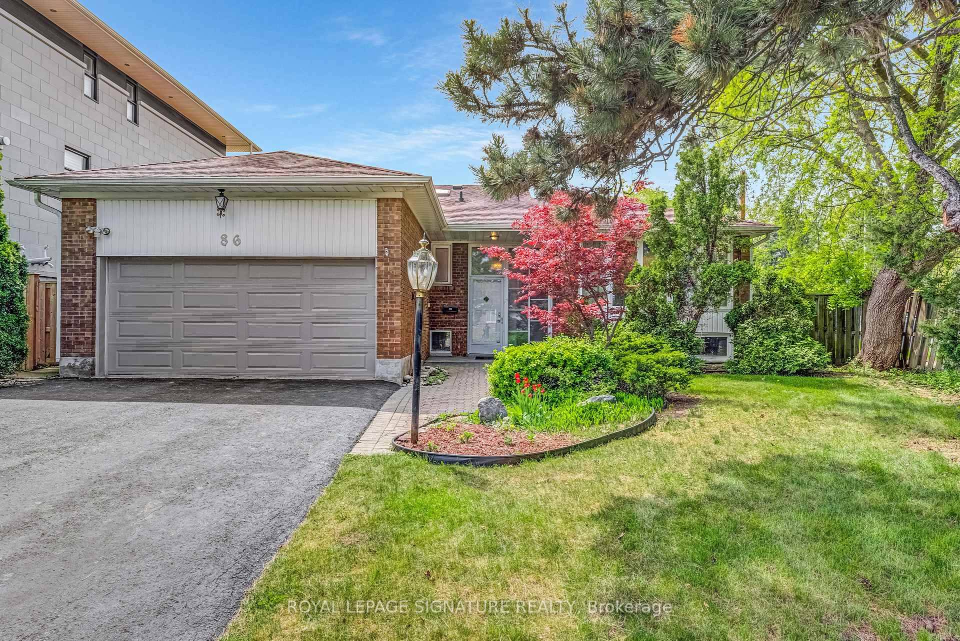 A Bayview Village Beauty Invest In Location, Grow In Value.