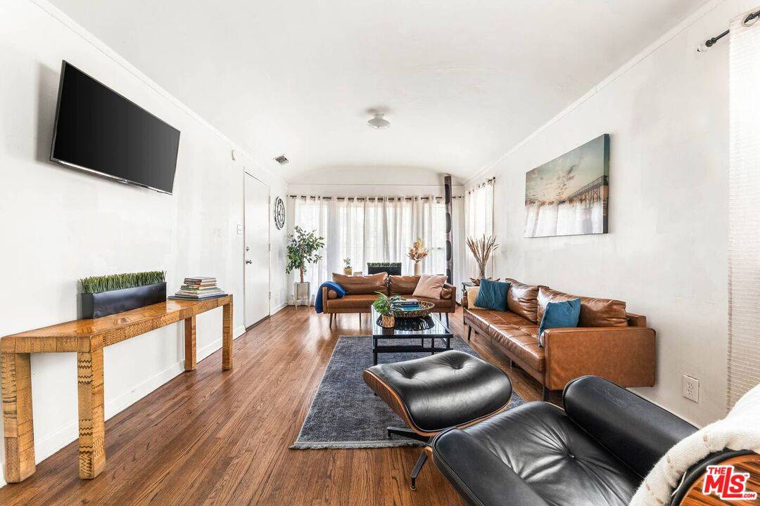 608 N Alta Vista 4BR Hancock Park La