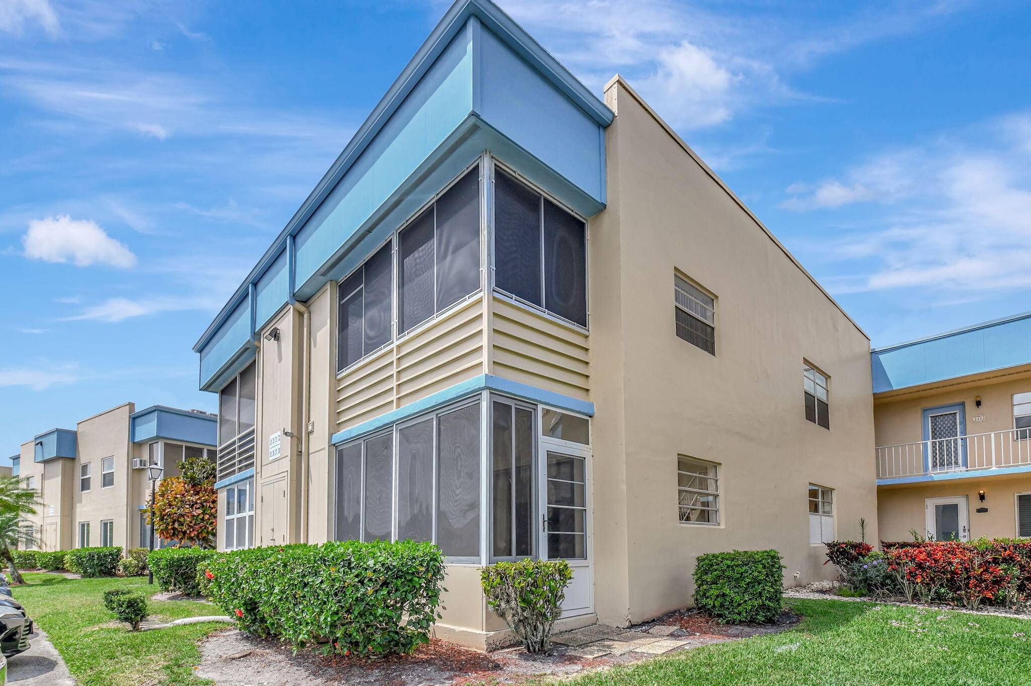 Great FIRST FLOOR, one bedroom, 1.
