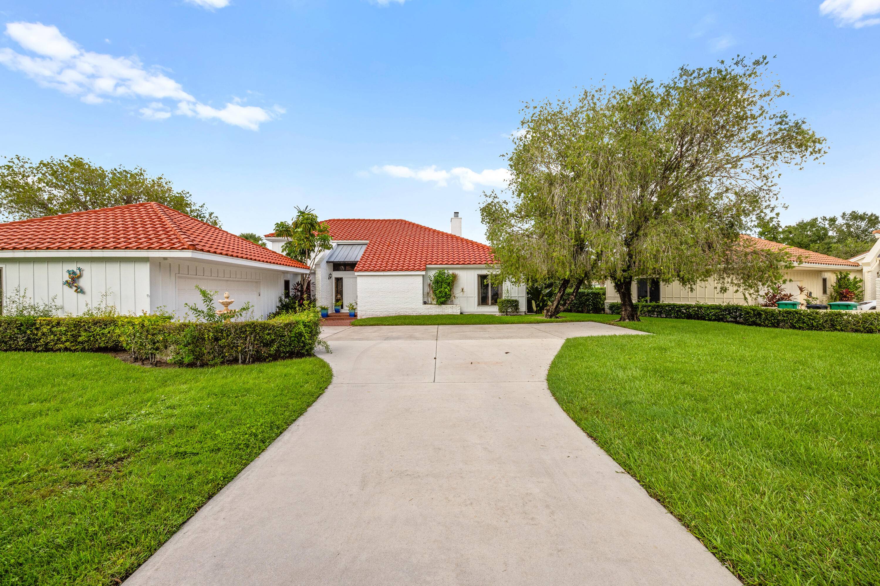 Welcome to this spacious 3 bedroom, 3 bath home in the gated Meadowood community, offering comfort, privacy, and scenic golf course views.